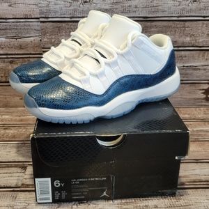 air jordan 11 retro low snake navy